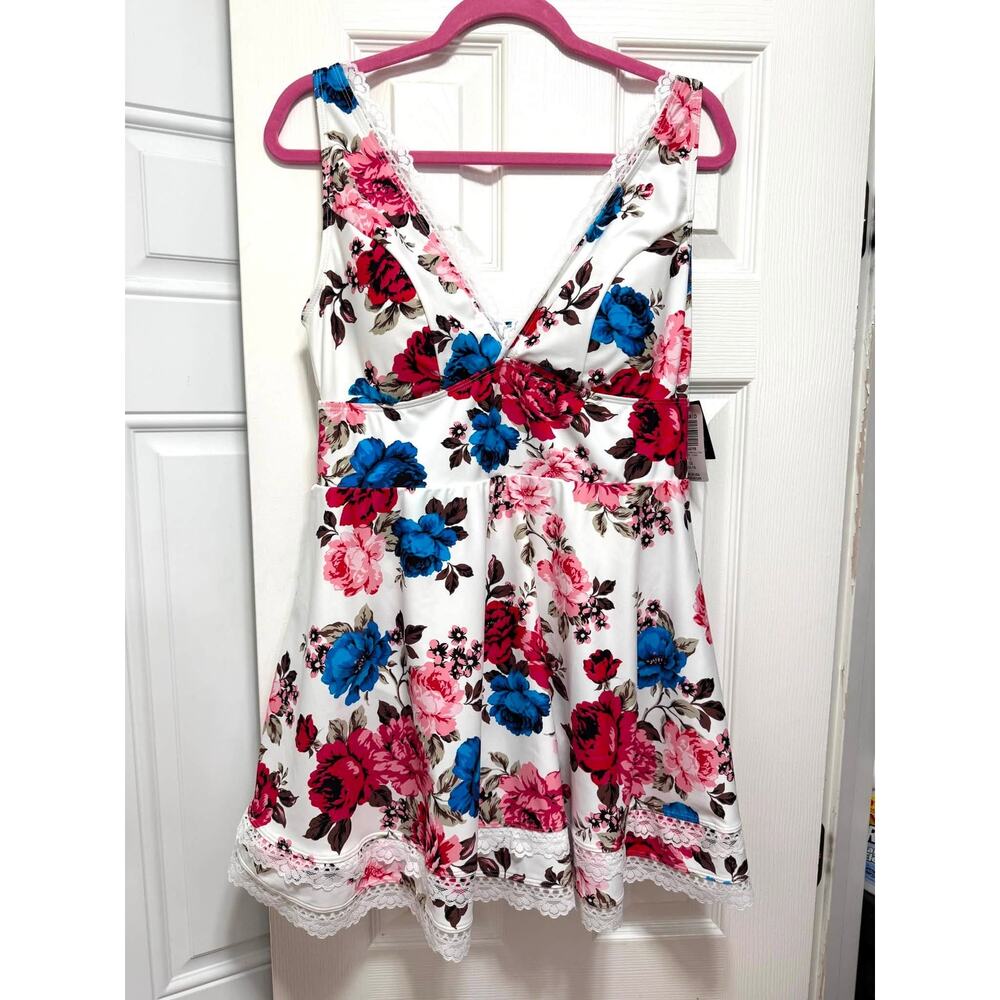 Torrid 1 (1X 14/16) Rose Garden White Lace Trim Mid Wireless Swim Dress w/Briefs - Picture 2 of 5